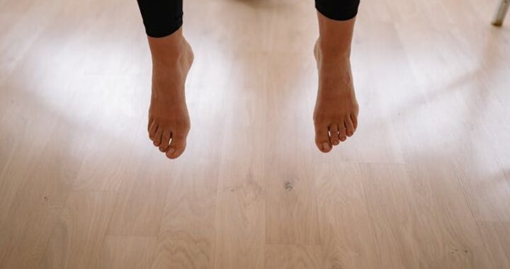 เท้านิ้วหัวแม่เท้าค่อม วิธีเลือกรองเท้าช่วยบรรเทาอาการ hallux valgus